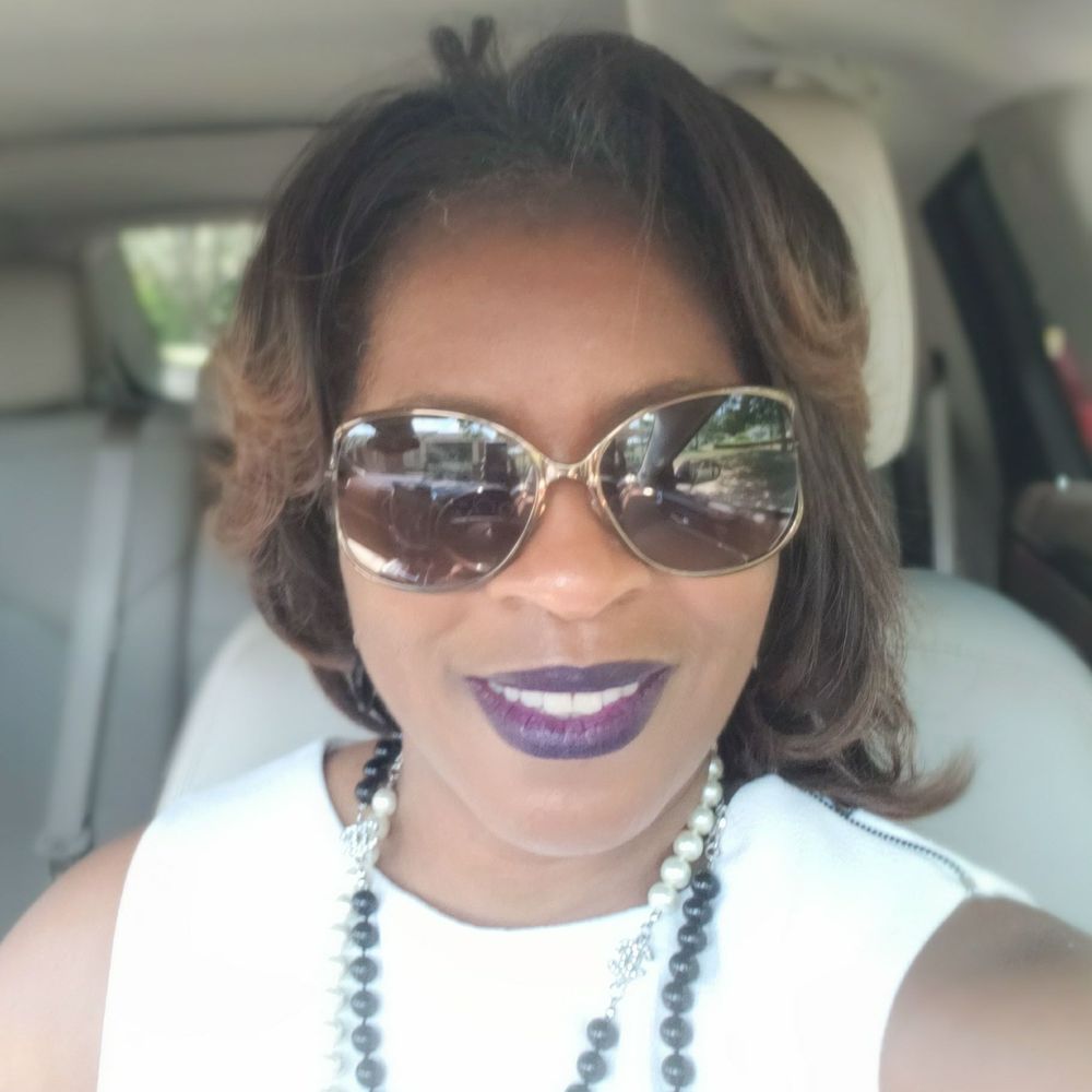 Meet your Posher, Monica